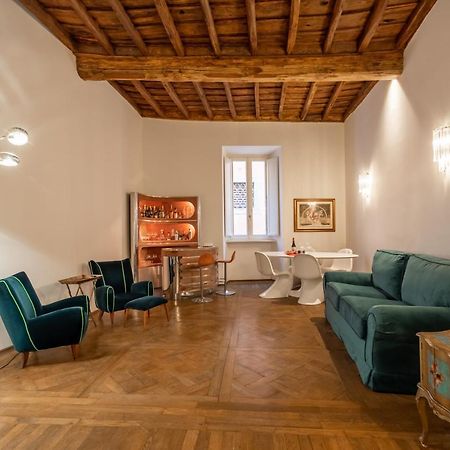 Chic And Style In Historical Via Giulia Leilighet Roma Eksteriør bilde