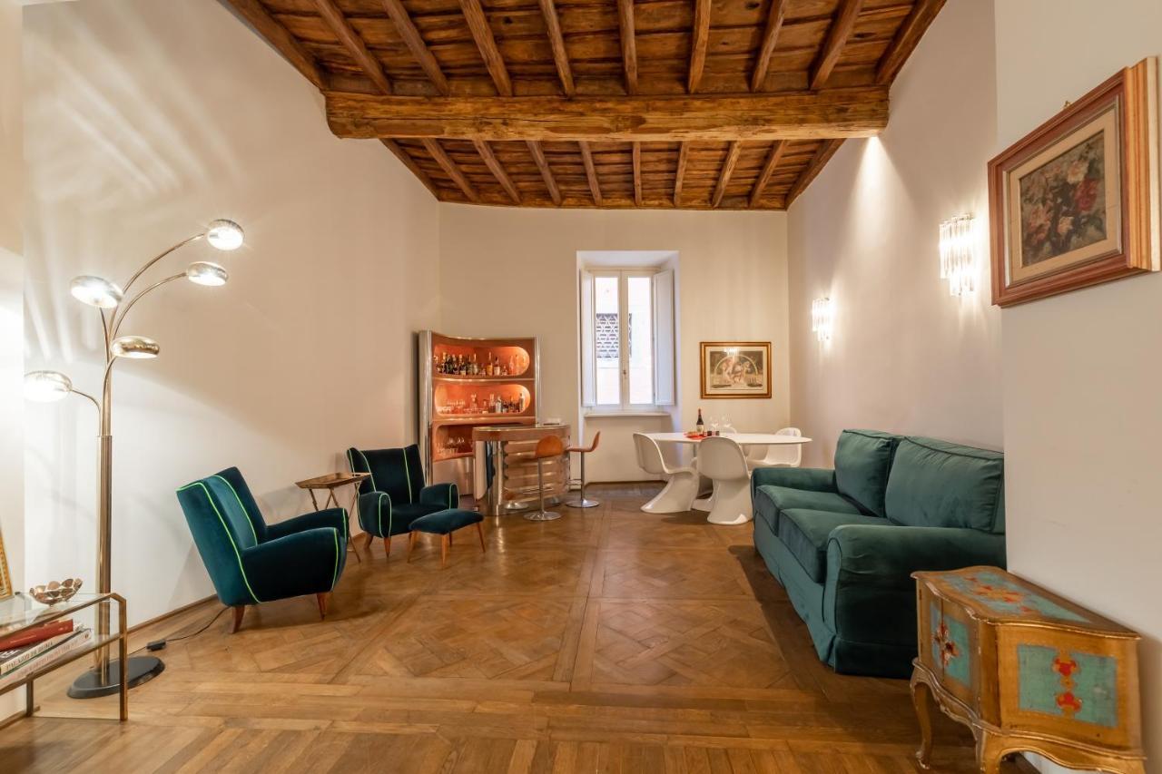 Chic And Style In Historical Via Giulia Leilighet Roma Eksteriør bilde