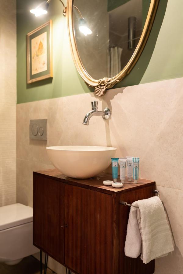 Chic And Style In Historical Via Giulia Leilighet Roma Eksteriør bilde