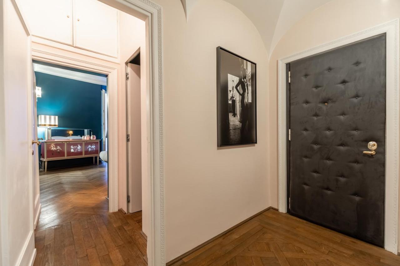 Chic And Style In Historical Via Giulia Leilighet Roma Eksteriør bilde