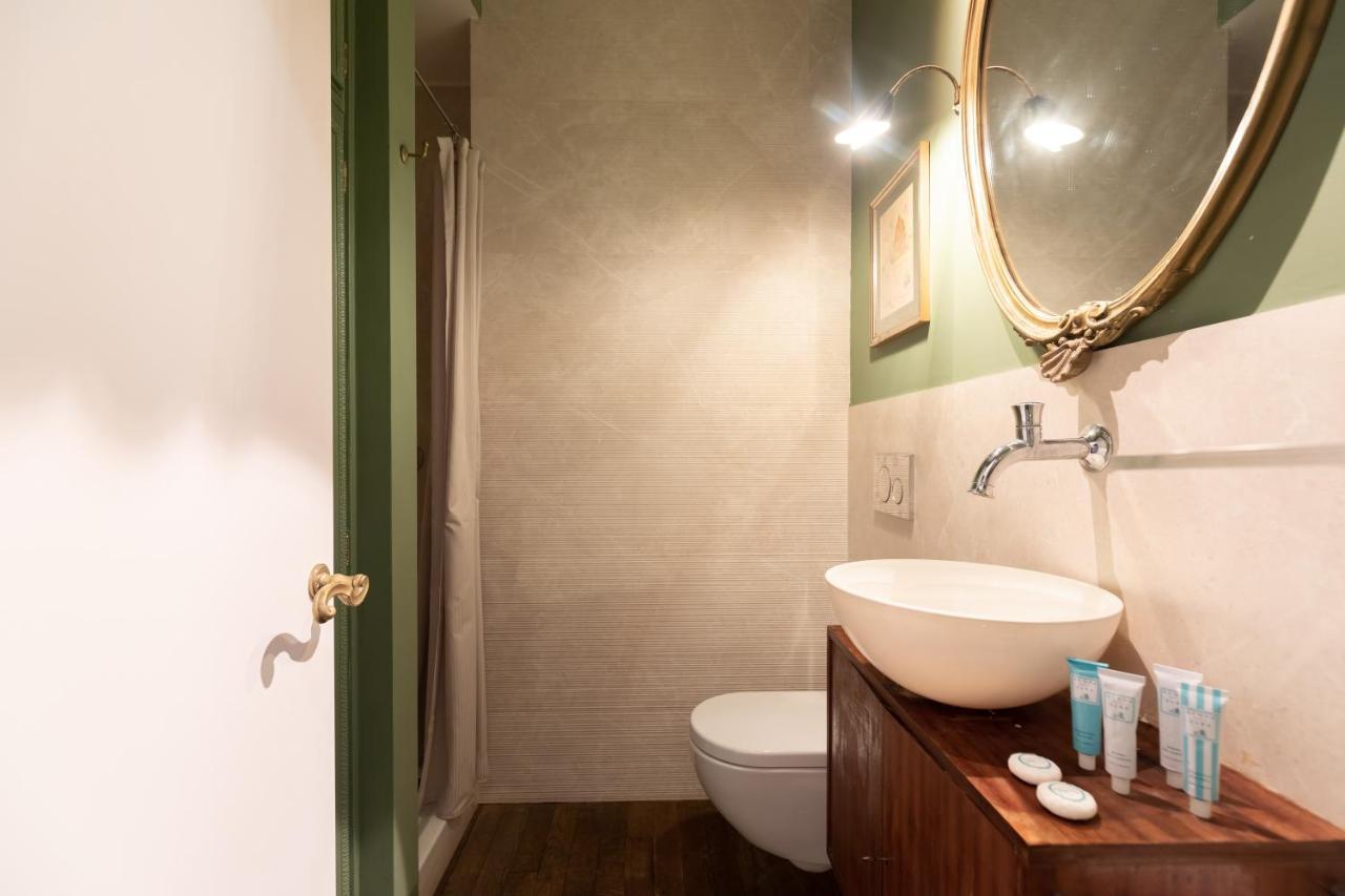 Chic And Style In Historical Via Giulia Leilighet Roma Eksteriør bilde
