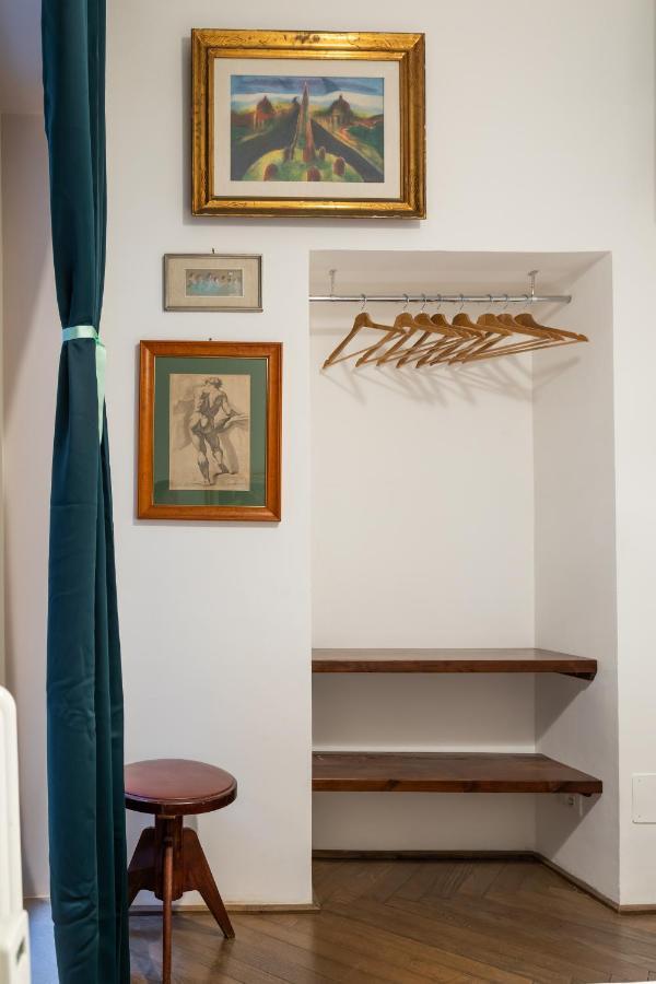 Chic And Style In Historical Via Giulia Leilighet Roma Eksteriør bilde
