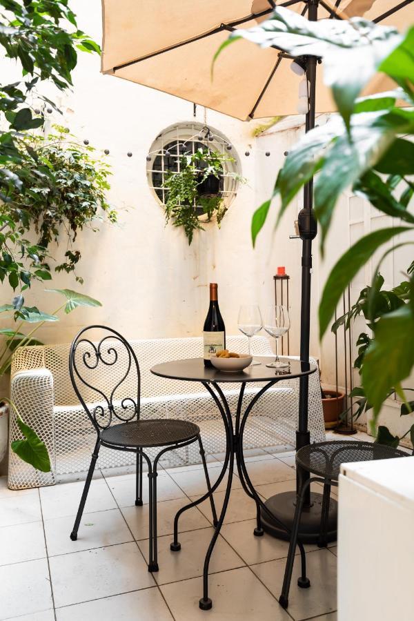 Chic And Style In Historical Via Giulia Leilighet Roma Eksteriør bilde