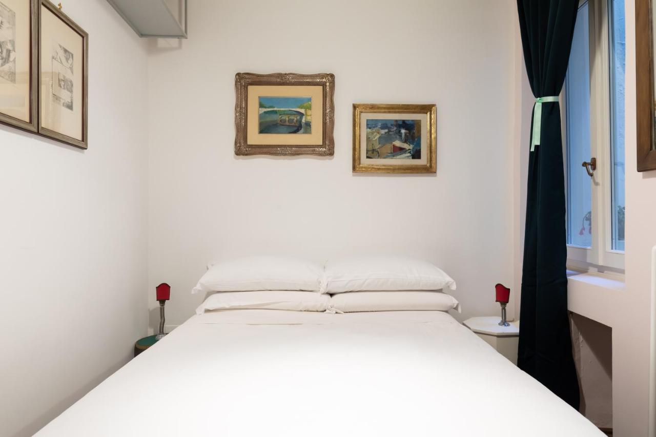 Chic And Style In Historical Via Giulia Leilighet Roma Eksteriør bilde