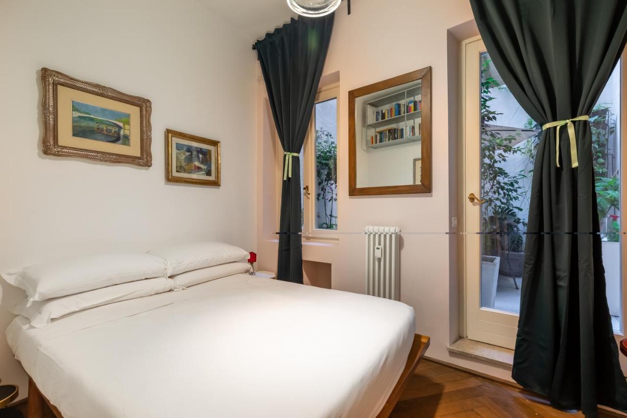 Chic And Style In Historical Via Giulia Leilighet Roma Eksteriør bilde